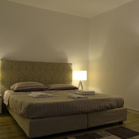 Gabrielli Rooms Et Apartments Sant Antonio Alloggio 4 M0230914084 Verona Buitenkant foto