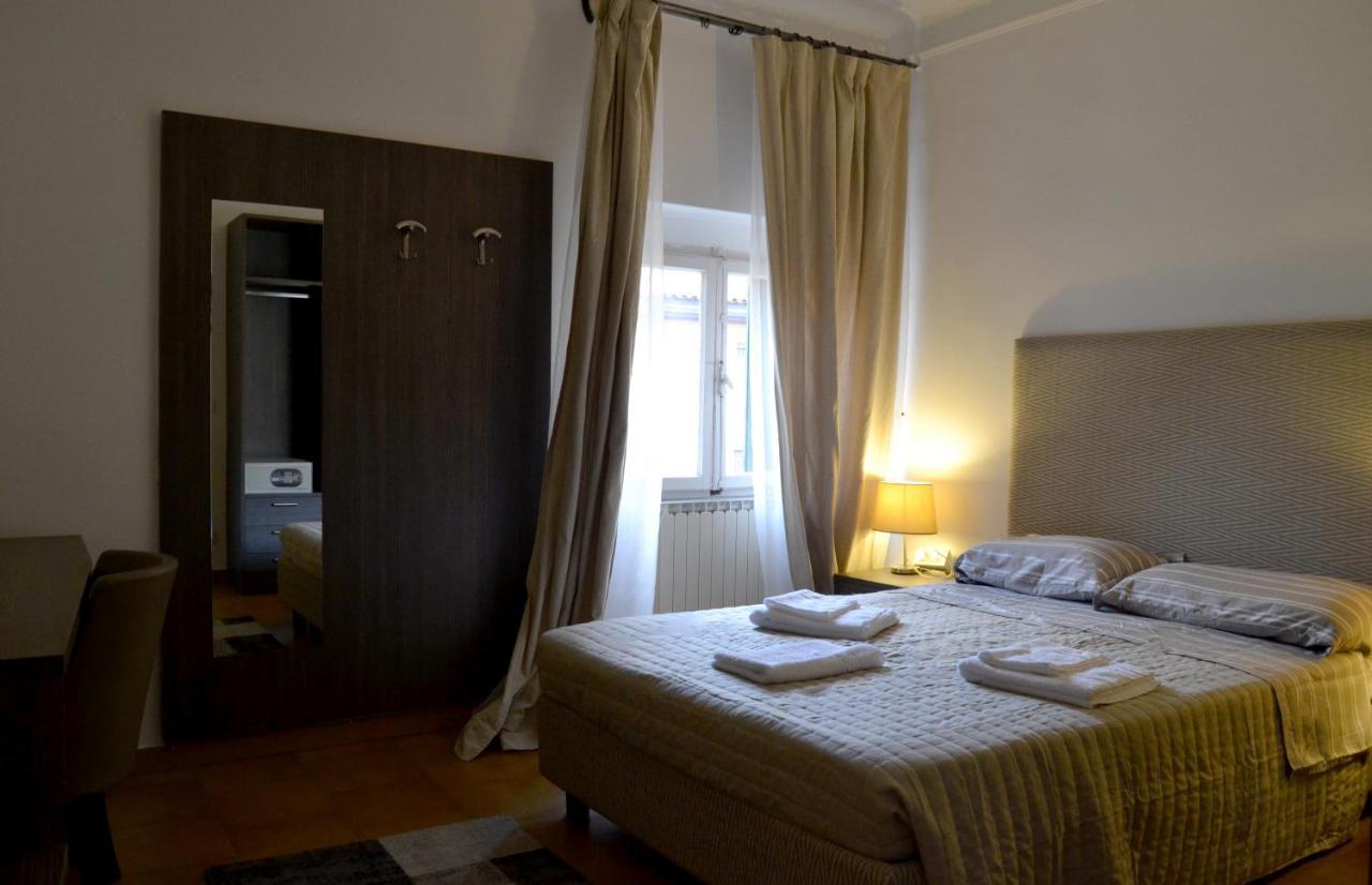 Gabrielli Rooms Et Apartments Sant Antonio Alloggio 4 M0230914084 Verona Buitenkant foto