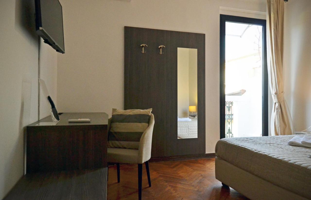 Gabrielli Rooms Et Apartments Sant Antonio Alloggio 4 M0230914084 Verona Buitenkant foto