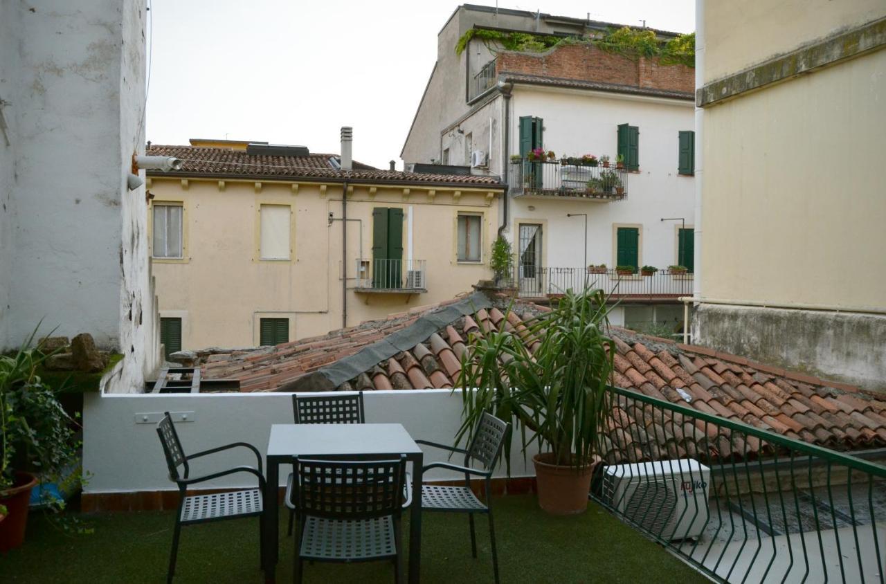 Gabrielli Rooms Et Apartments Sant Antonio Alloggio 4 M0230914084 Verona Buitenkant foto